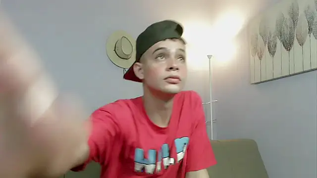 Snapshot of zacariasss_ chatting on 10.20.25 zacariasss online show from 10.20.25