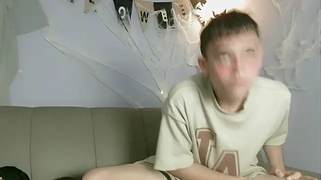 Snapshot of zacariasss_ chatting on 11.03.25 zacariasss online show from 11.03.25