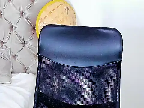 Snapshot of Andrew_wolf7 chatting on 09.10.25 Andrew wolf7 online show from 09.10.25