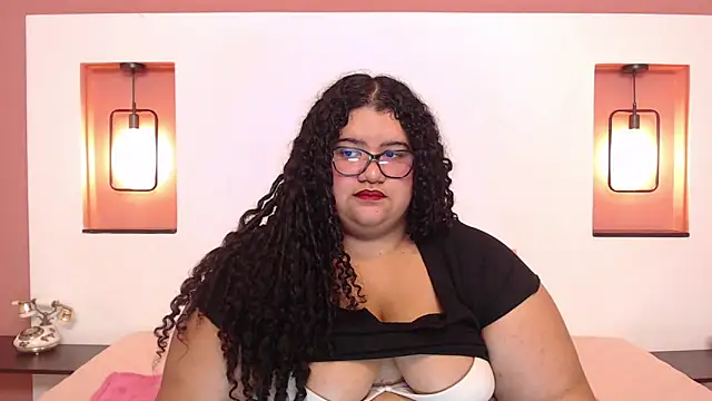 Snapshot of Miley_Collins chatting on 02.21.25 Miley Collins online show from 02.21.25