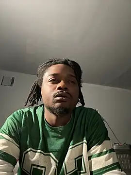 Snapshot of SluttyLyfe4L chatting on 03.18.26 SluttyLyfe4L online show from 03.18.26