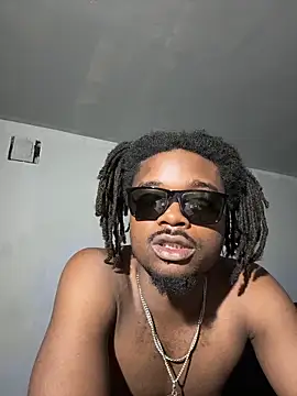 Snapshot of SluttyLyfe4L chatting on 05.17.26 SluttyLyfe4L online show from 05.17.26