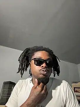 Snapshot of SluttyLyfe4L chatting on 05.18.26 SluttyLyfe4L online show from 05.18.26