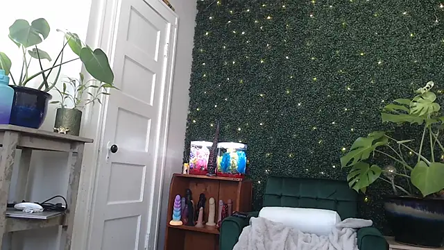 Snapshot of MistressKatie13xxx chatting on 01.07.25 MistressKatie13xxx online show from 01.07.25