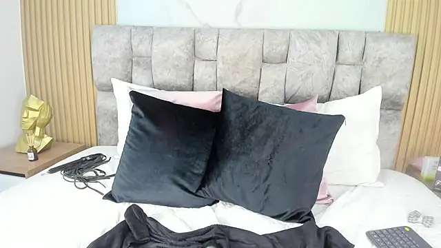 Khalifa fletcher online show from 02.12.25