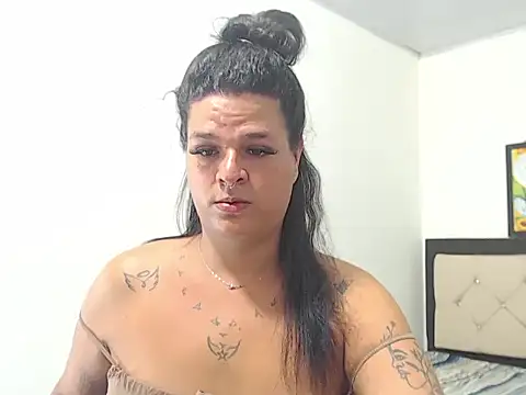 Snapshot of eloisaath chatting on 02.12.26 eloisaath online show from 02.12.26