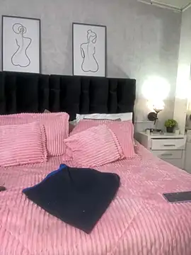 Snapshot of Katti_Barrera chatting on 11.19.25 Katti Barrera online show from 11.19.25