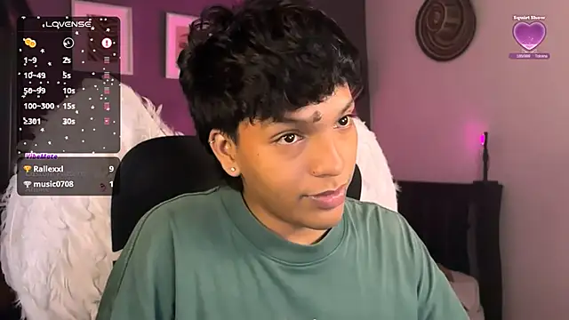 Snapshot of Xander_bonnet1 chatting on 02.15.25 Xander bonnet1 online show from 02.15.25