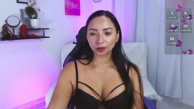 Emmi Cam online show from 04.14.26