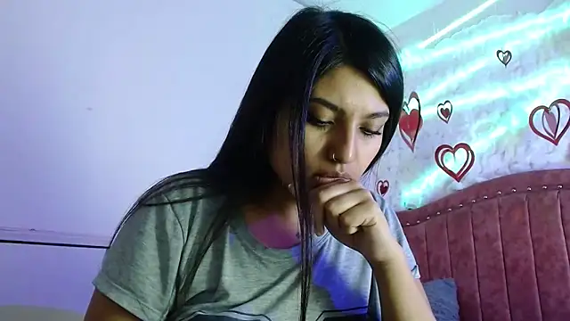 SarahStones online show from 02.21.25