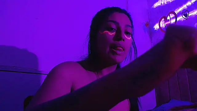 SarahStones online show from 02.22.25