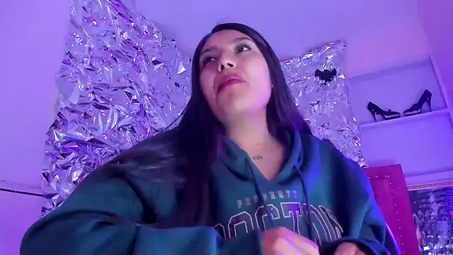 SarahStones online show from 11.29.25