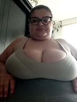 Madisonpalacio online show from 10.24.25