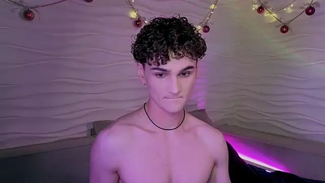 Snapshot of adam_21cm__ chatting on 01.12.25 adam 21cm online show from 01.12.25