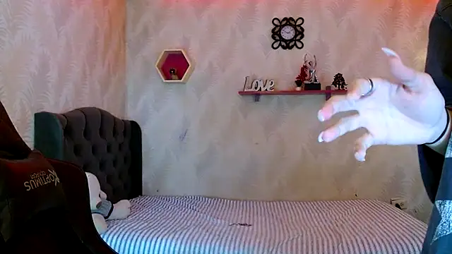 andy bell x online show from 10.26.25