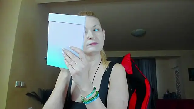 Snapshot of sugar_mayy chatting on 01.22.25 sugar mayy online show from 01.22.25