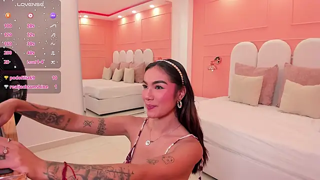 Snapshot of scarlet_castro chatting on 12.07.24 scarlet castro online show from 12.07.24