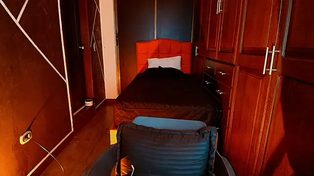 Snapshot of SexyNaf chatting on 03.06.25 SexyNaf online show from 03.06.25