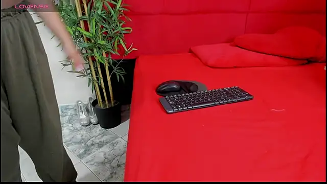 elena and derek online show from 01.06.25