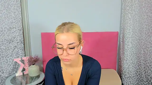 KristyHoney online show from 10.18.25