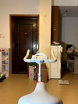 Snapshot of Tastemystrawberry chatting on 10.18.25 Tastemystrawberry online show from 10.18.25