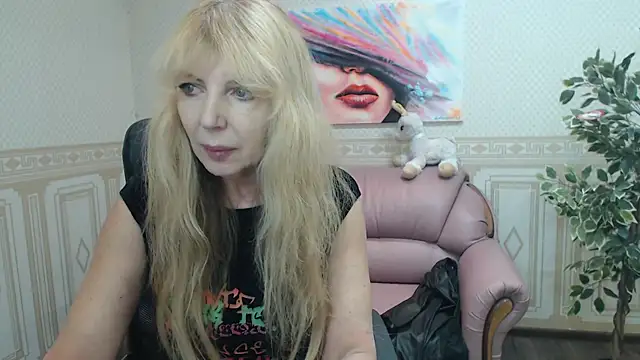 Snapshot of Anna_Diax chatting on 02.20.25 Anna Diax online show from 02.20.25