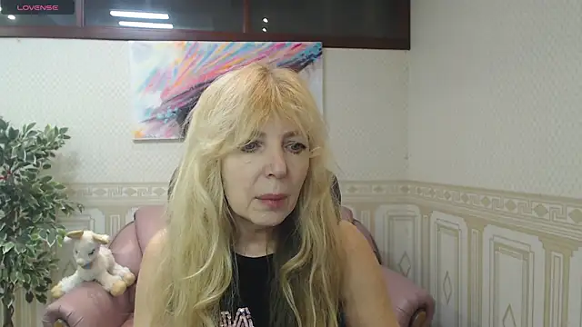 Snapshot of Anna_Diax chatting on 03.06.25 Anna Diax online show from 03.06.25