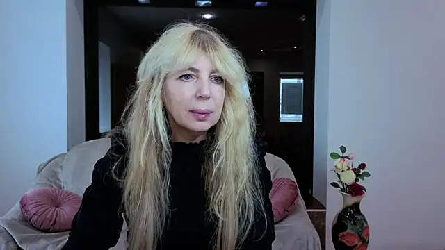 Snapshot of Anna_Diax chatting on 09.12.25 Anna Diax online show from 09.12.25