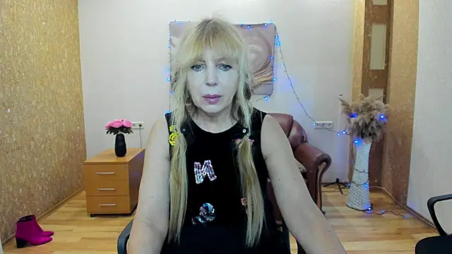 Snapshot of Anna_Diax chatting on 02.12.26 Anna Diax online show from 02.12.26