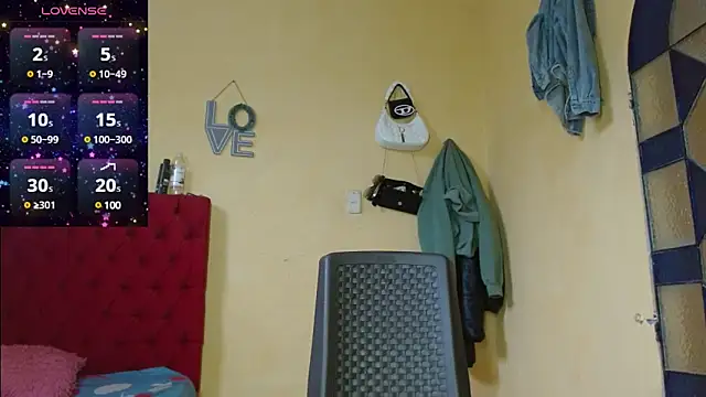 Snapshot of cristinamontiel chatting on 02.08.25 cristinamontiel online show from 02.08.25