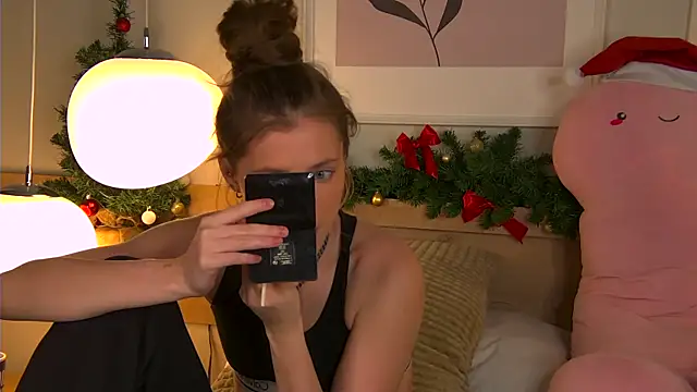 AshleyDouglas online show from 01.03.25