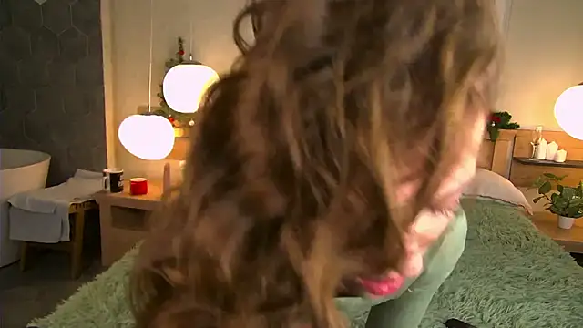 AshleyDouglas online show from 01.05.25