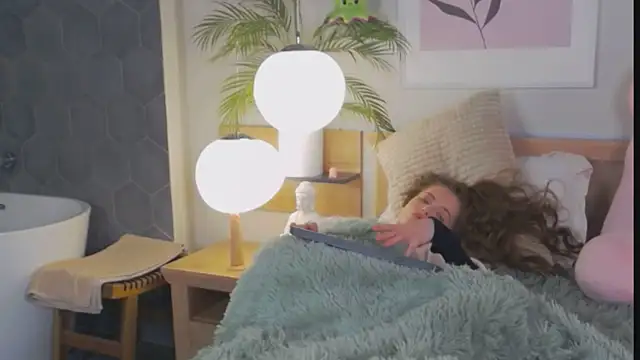 AshleyDouglas online show from 03.07.25