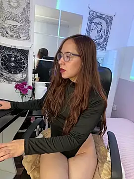 Carlaat online show from 02.05.25