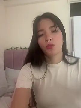 Snapshot of annaharper- chatting on 12.15.24 annaharper- online show from 12.15.24