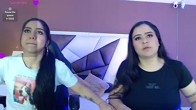 Snapshot of KarolandMichel chatting on 01.15.25 KarolandMichel online show from 01.15.25