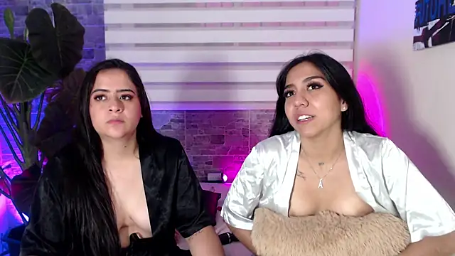 Snapshot of KarolandMichel chatting on 03.05.25 KarolandMichel online show from 03.05.25