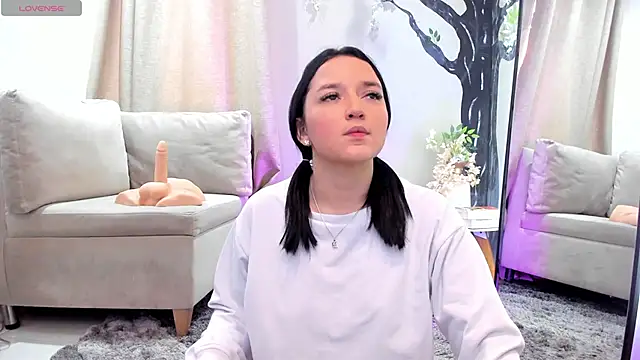 Snapshot of _EmilyJireh_ chatting on 03.15.26 EmilyJireh online show from 03.15.26