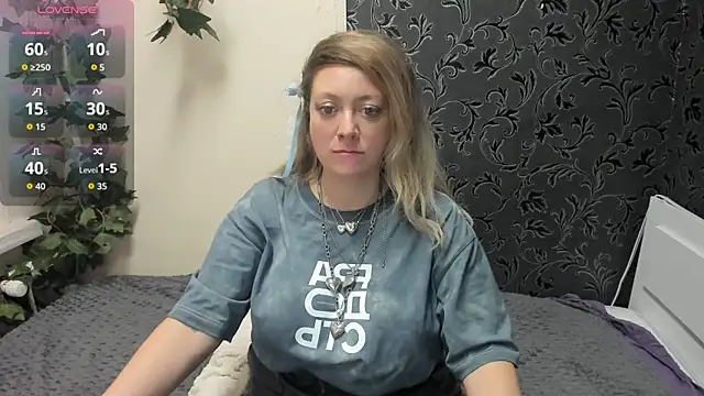 JesiaFoxi online show from 12.21.25