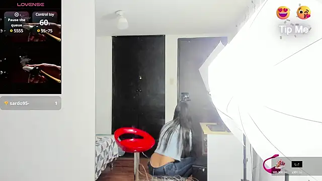 Snapshot of tatiana_valencia chatting on 01.13.25 tatiana valencia online show from 01.13.25