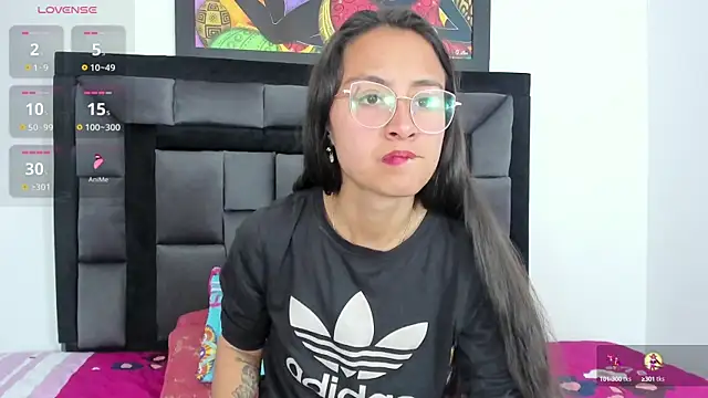 Snapshot of tatiana_valencia chatting on 03.10.25 tatiana valencia online show from 03.10.25