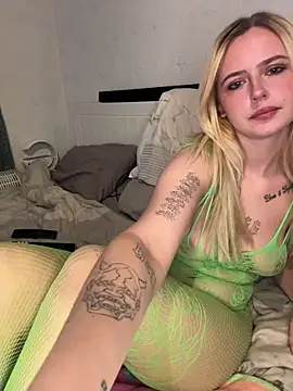 Snapshot of saskiapierce chatting on 03.20.26 saskiapierce online show from 03.20.26