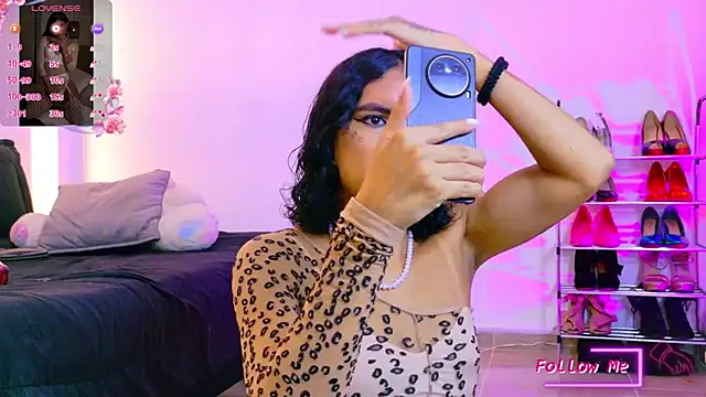 Snapshot of CampbelGinger chatting on 10.30.25 CampbelGinger online show from 10.30.25