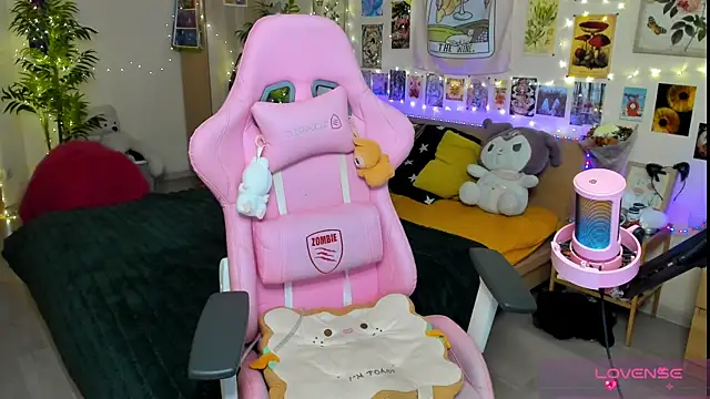 Sunny Elly online show from 04.04.26