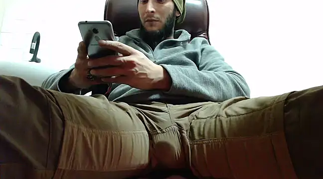 hardbigcock16 online show from 12.25.24