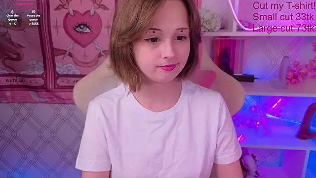 Snapshot of Mary_uw chatting on 09.25.25 Mary uw online show from 09.25.25