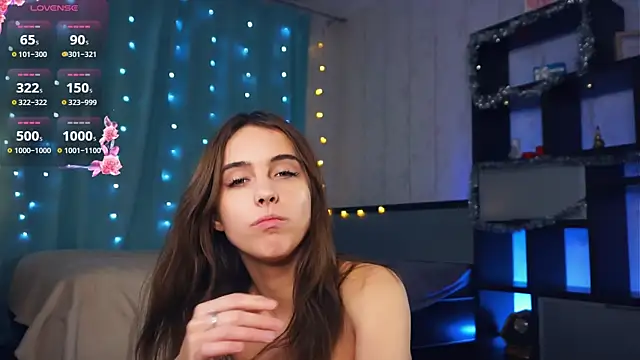 FannyHewson online show from 01.19.25