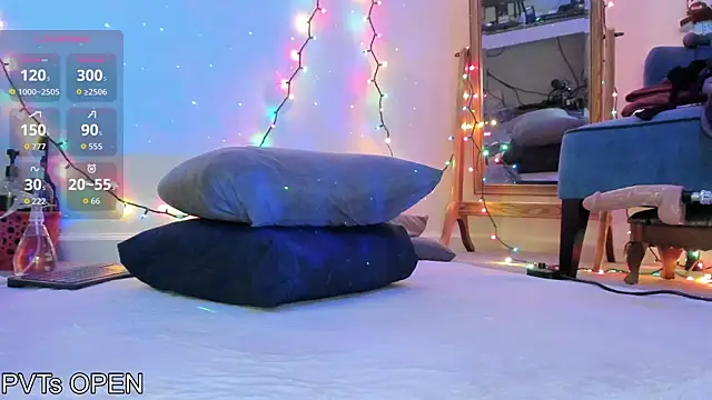 Peaches N Kreme online show from 12.23.25