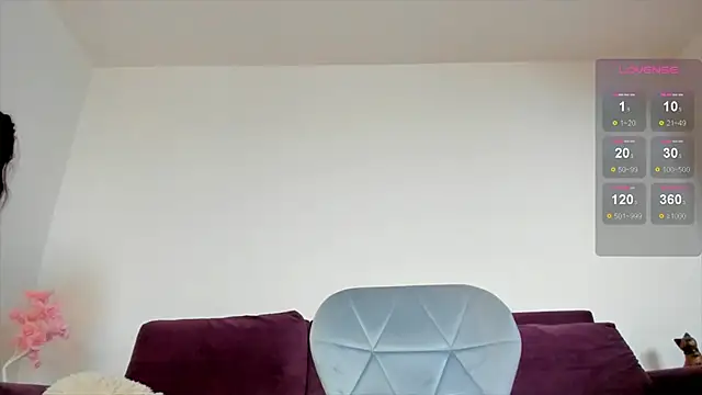 Snapshot of hornyemma__ chatting on 11.18.25 hornyemma online show from 11.18.25