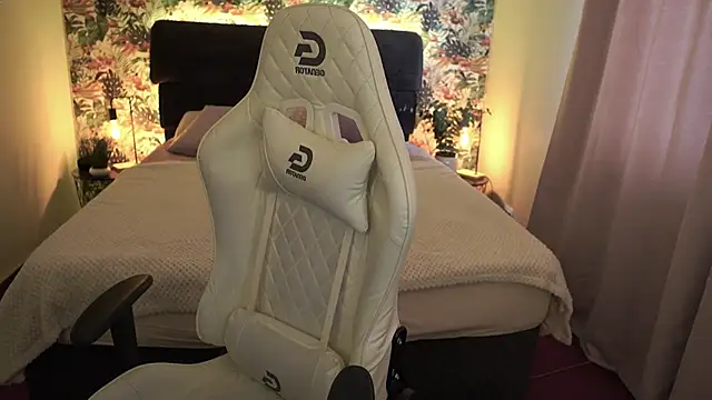 Alice Arwen online show from 03.05.25